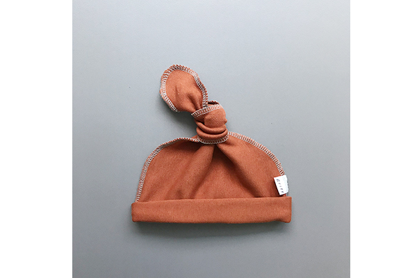 tail hat_brick orange